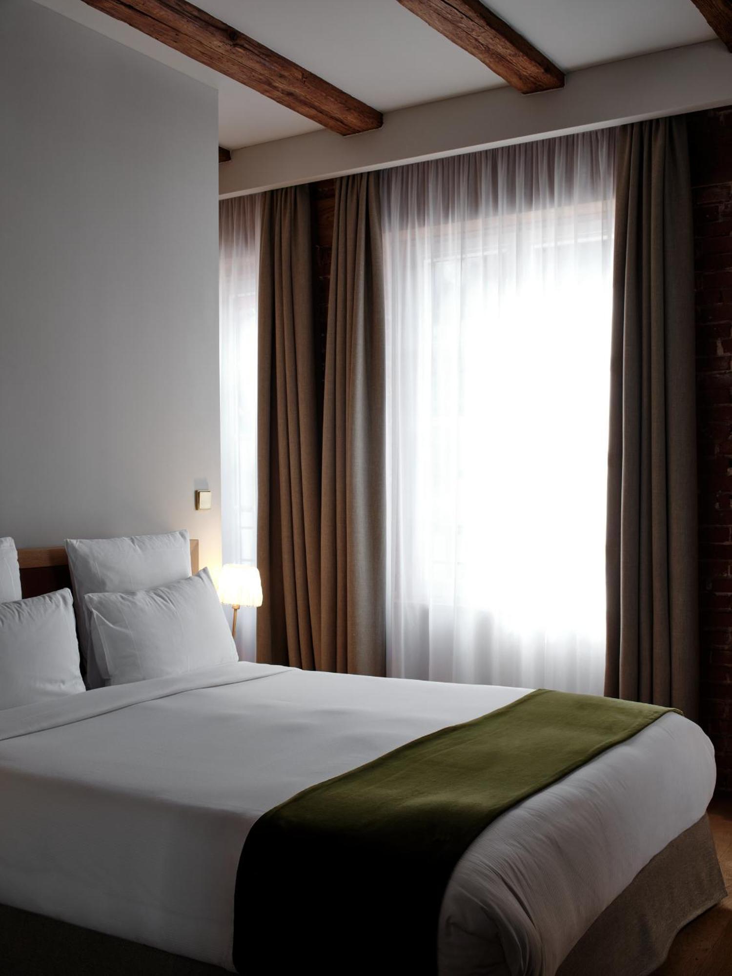 5 Terres Hotel & Spa - Mgallery Collection Бар Екстериор снимка